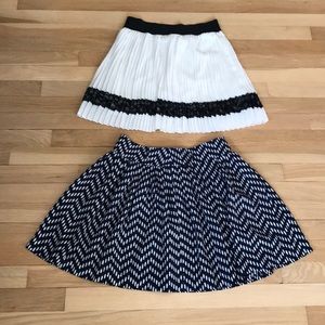 Skirt lot of 2 -small